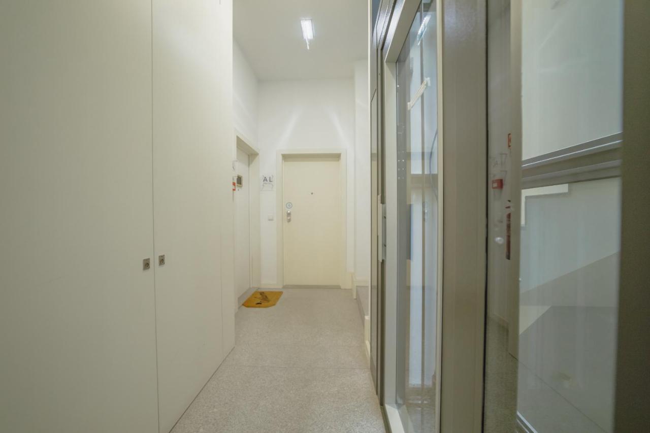 Downtown Modern Studio With Terrace By Vacationy بورتو المظهر الخارجي الصورة