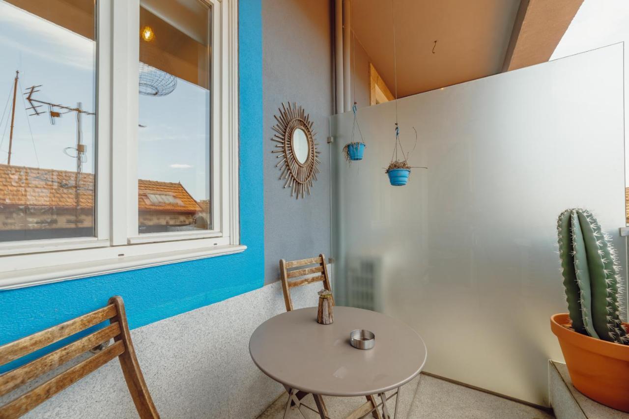 Downtown Modern Studio With Terrace By Vacationy بورتو المظهر الخارجي الصورة